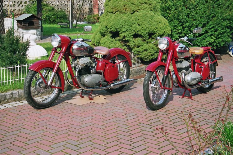 Does the Bullet 350 & Classic 350 Price Justify Its Features and Performance?